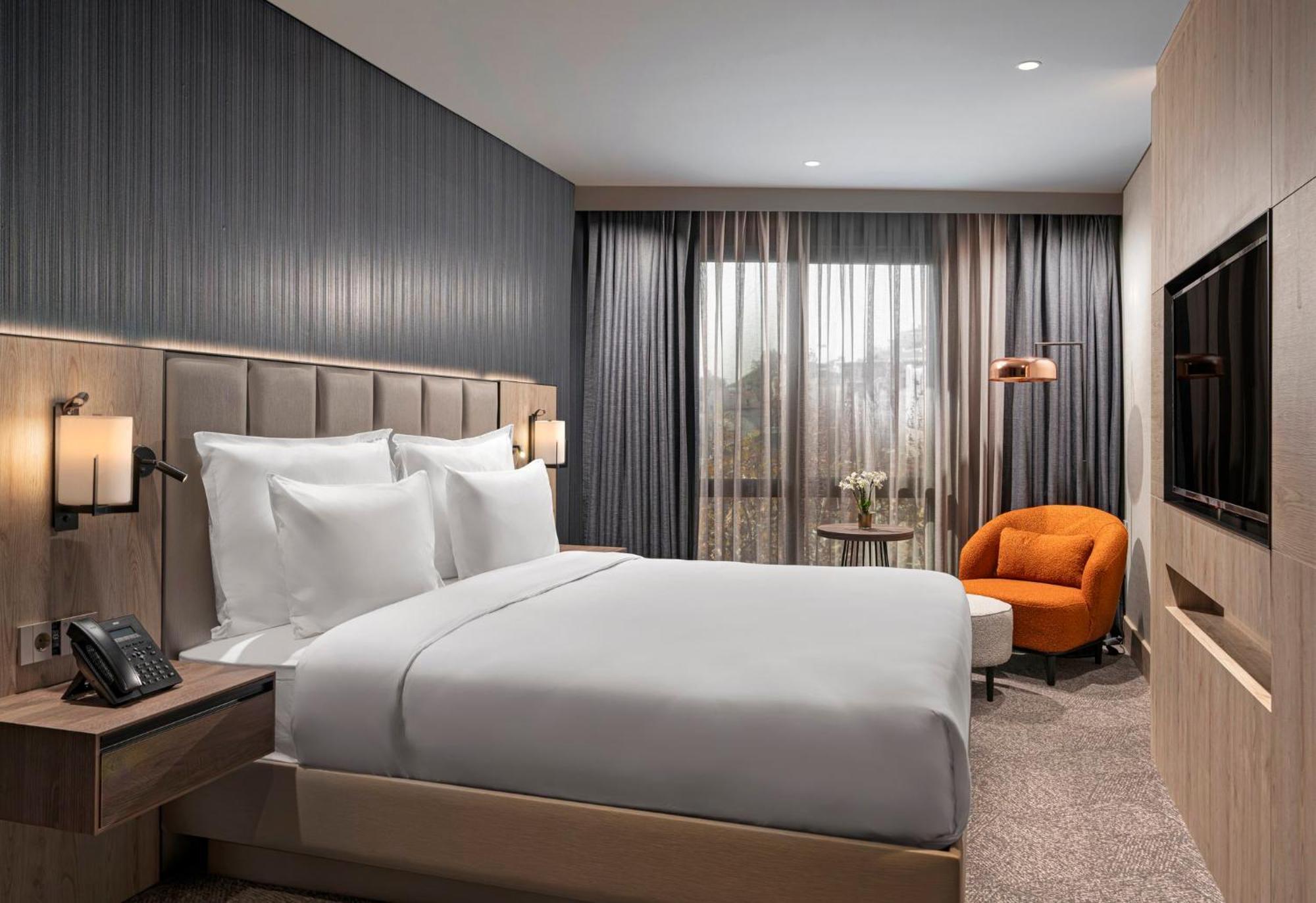 Crowne Plaza Istanbul - Ortakoy Bosphorus By Ihg Hotel Exterior photo
